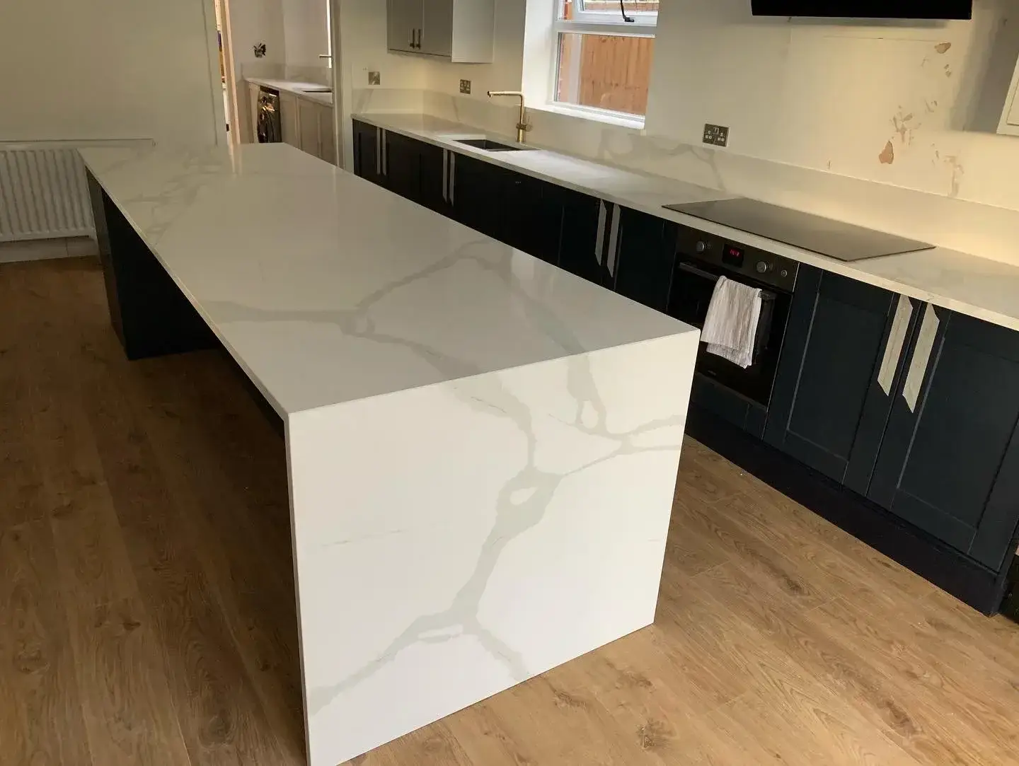 Modern Kitchen With Large Island.