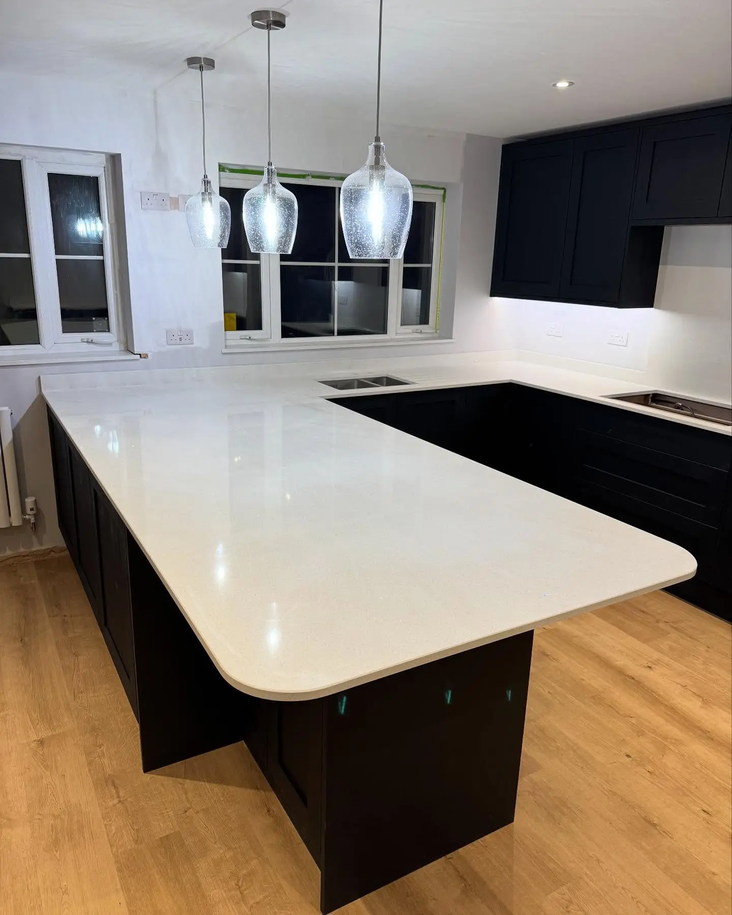 Modern Kitchen Island With White Quartz Worktops