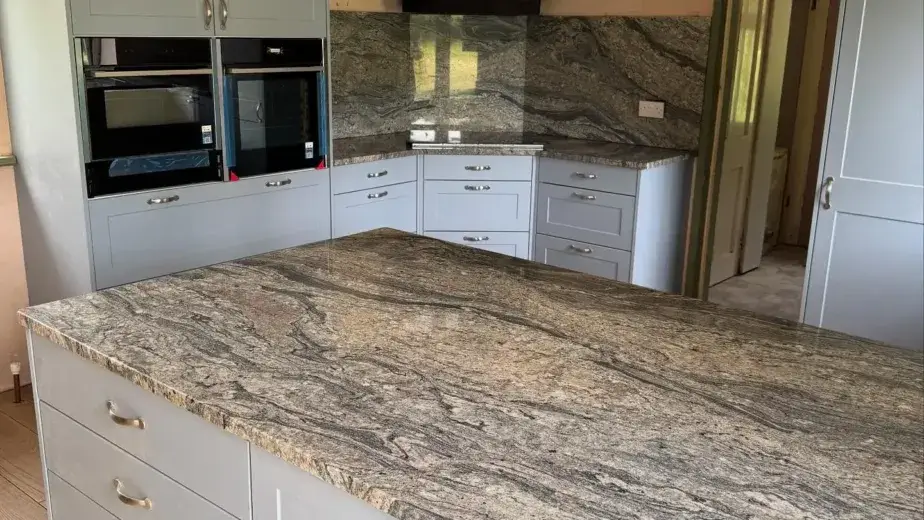 Modern Kitchen With Granite Worktops